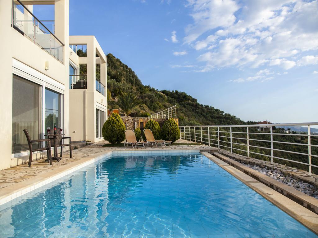 Verga Villas Resort カラマタ エクステリア 写真